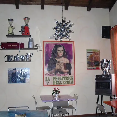 לינה וארוחת בוקר Corte Ca' Bosco Castello di Serravalle