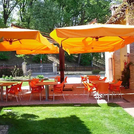 Bed and Breakfast Corte Ca' Bosco Castello di Serravalle